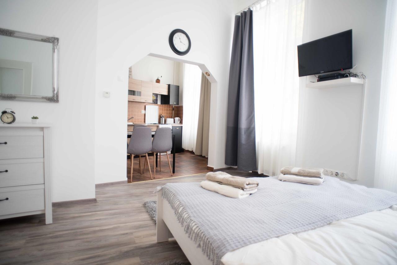 Castle Trees Apartment 부다페스트 외부 사진